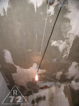 V květnu 2007 proběhlo vyspravení stěn a stropu v místnosti ubykace mužstva.