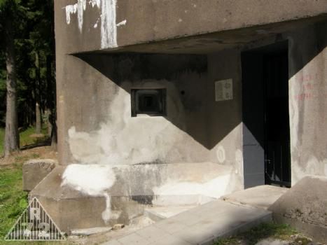 Postupné opravy exteriéru objektu mu vrací jeho původní podobu.