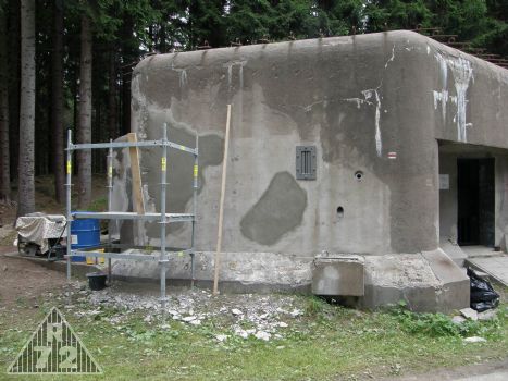 Týlová stěna levé kasematy po opravě.