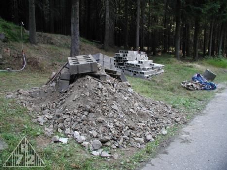 Nyní ještě zbývá vše odnosit a odvozit.