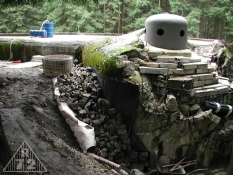 Přidání dalšího kusu izolace a následné zaskládávání.
