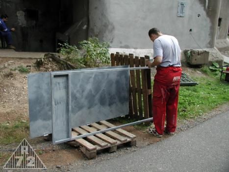 Kolorování dočasného uzávěru do objektu.