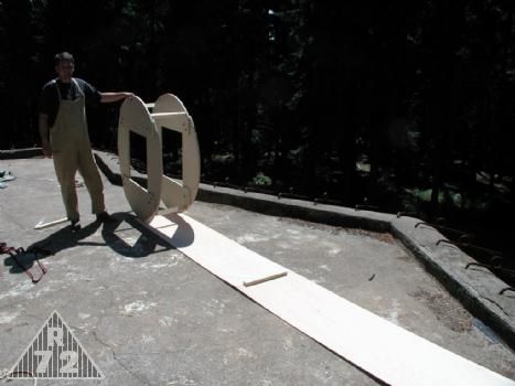 Bednění do zvonové šachty pro betonáž poškozené zvonové šachty.