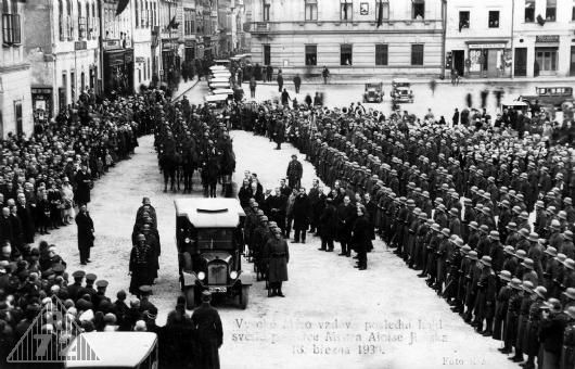 18. března 1930 - Vysoké Mýto - 30 pěší pluk - Vysoké Mýto vzdává poslení hold světlé památce Mistra Aloise Jiráska.