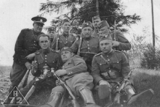 Četníci na cvičení SOS v roce 1937.