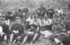 Skupina policistů při odopčinku na výcviku SOS v roce 1937.