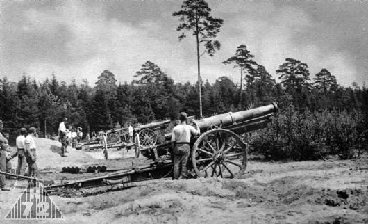 1924 15,5 cm hrubá houfnice vz.17 Schneider (francouzská) - Palebné postavení na střelnici v Milovicích